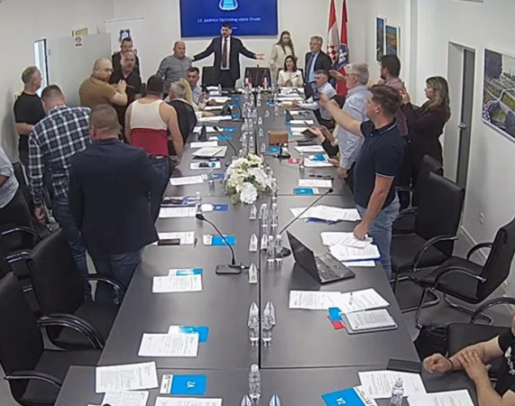 Opšta tuča tokom sjednice, kamera sve zabilježila (VIDEO)