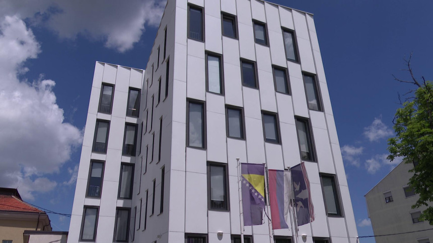 Bijeljina: Zapaljena vozila predsjednika Privredne komore