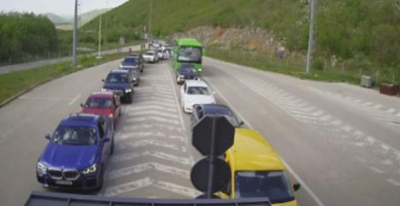 Zabilježene duge kolone na većini graničnih prelaza