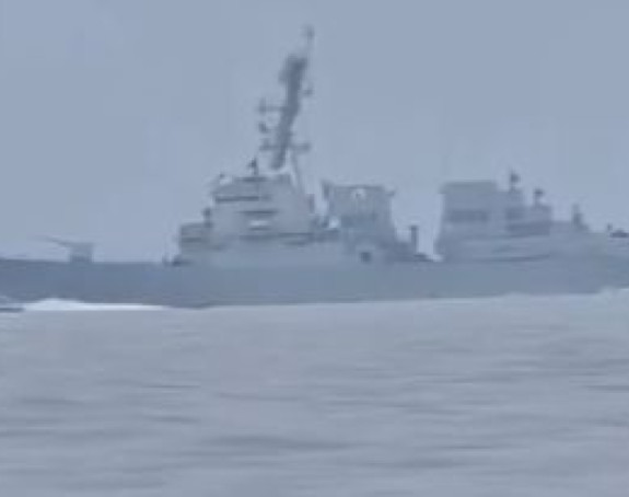 Иран тврди да је погодио амерички брод, САД негира