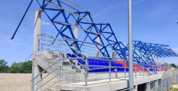Brčko: Srušio se dio nadstrešnice na stadionu u G. Breziku