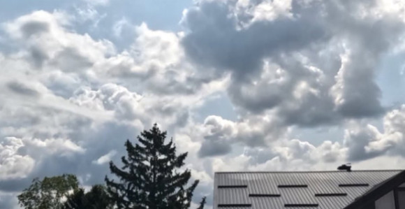 Promjenljivo jutro sa kišom, tokom dana razvedravanje