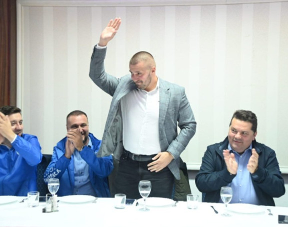 Мљекари на рубу опстанка, Агенција расипа новац на промоцију