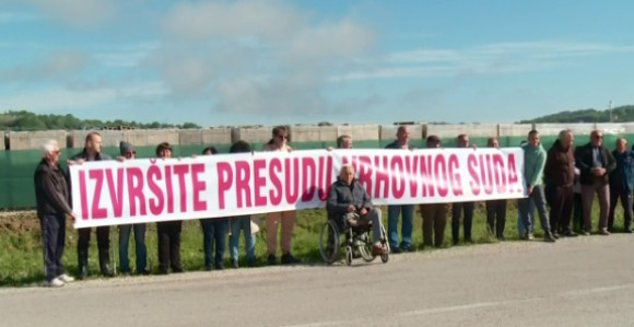 Protest mještana sela Podnovlje zbog solarne elektrane