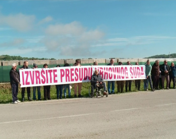 Protest mještana sela Podnovlje zbog solarne elektrane