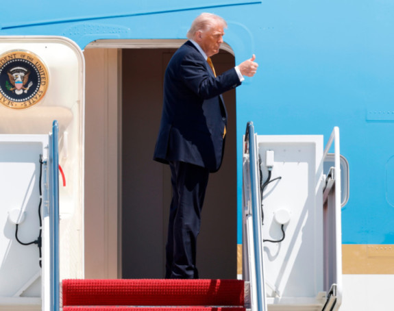 Трампу у Кини послужена говеђа ребарца и чорба