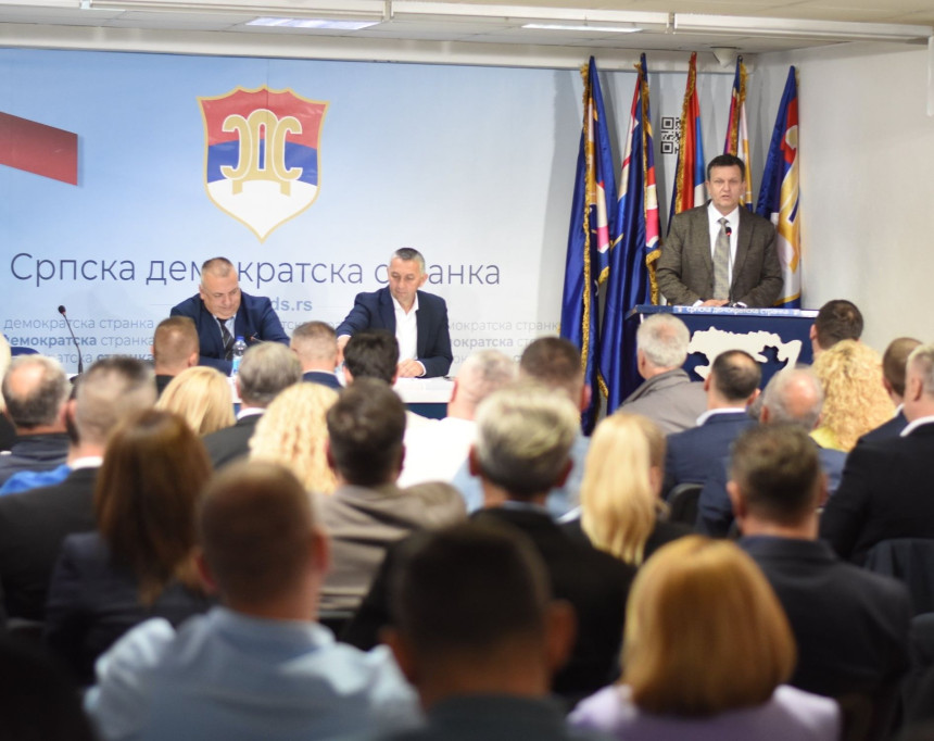 Блануша: Предложићу свим опозиционим странкама да станемо у једну колону