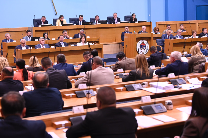 Спорни доприноси за пензионере биће стављени ван снаге
