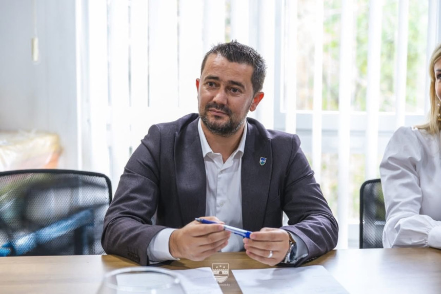 Uhapšen kantonalni ministar obrazovanja Denis Osmankić