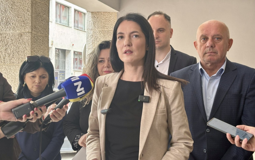 Предате кандидатуре: Тривићева позива на јединство опозиције