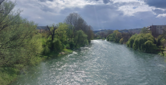Danas moguća kiša, u Hercegovini toplo i sunčano