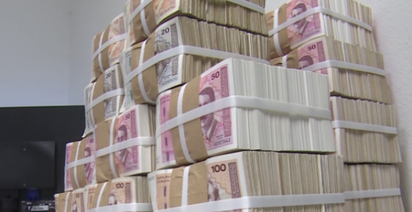 Дуг по становнику у Републици Српској преко 6.000 КМ
