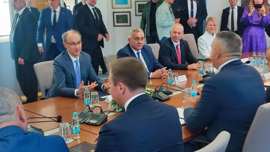 Sastanak premijera Srbije i Republike Srpske u Trebinju