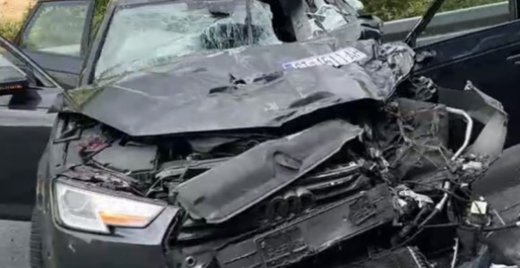 Teška saobraćajna nezgoda kod Konjica, auto smrskan