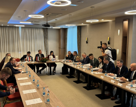 СДС одлучује: Побједа у једној колони или препуштање режиму наставка урушавања Српске