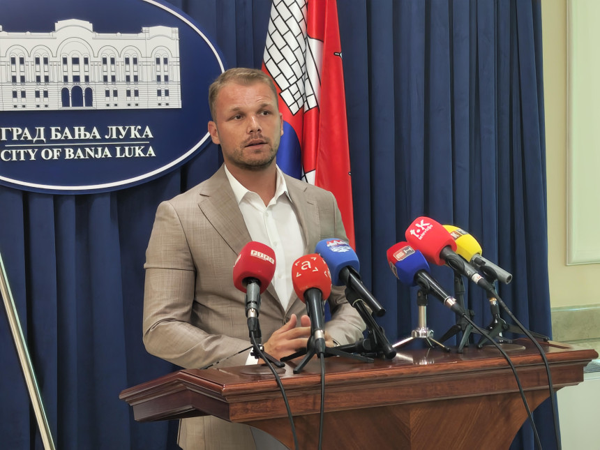 Stanivuković na konferenciji za novinare (VIDEO)