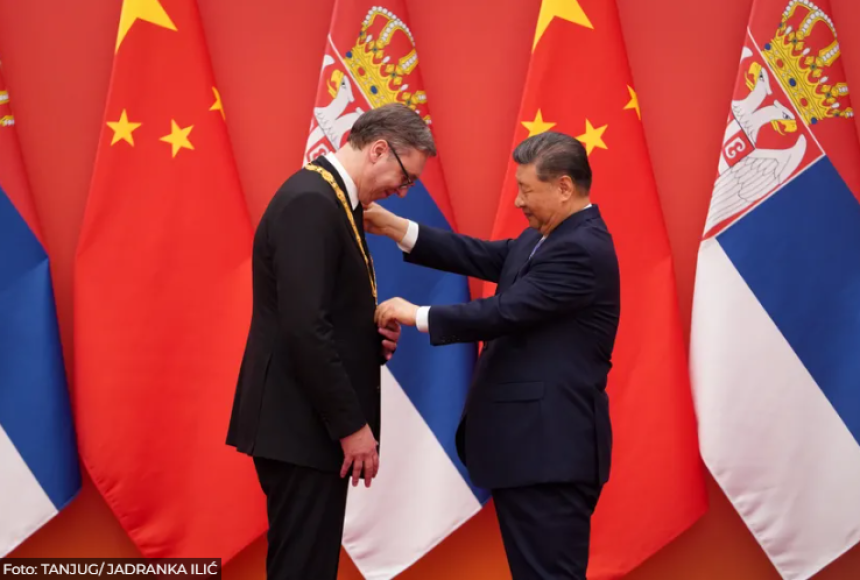Vučić Siju uručio poklone kojima se Srbija ponosi