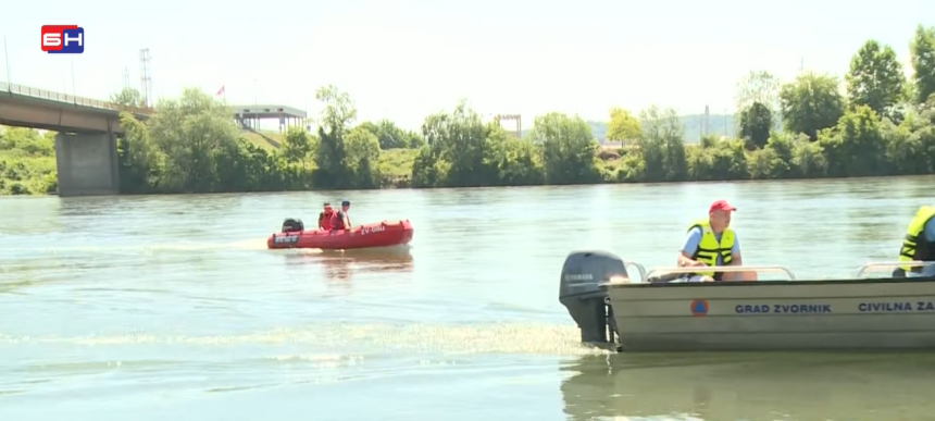 Nastavljena potraga za dječakom koji se utopio u Drini