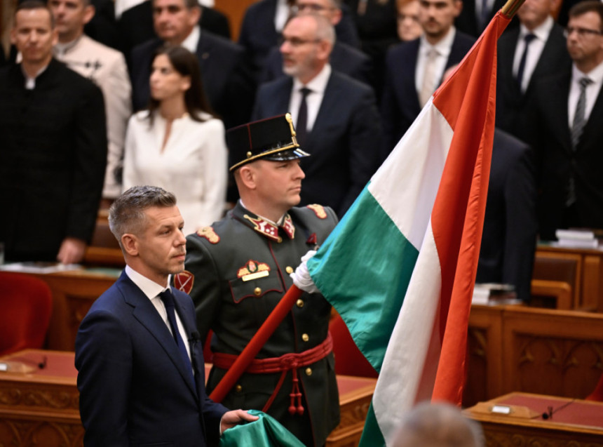 Premijer mijenja Ustav da smijene predsjednika?!