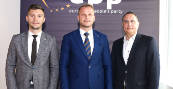 Станивуковић из Брисела: Циљ је снажна позиција Српске