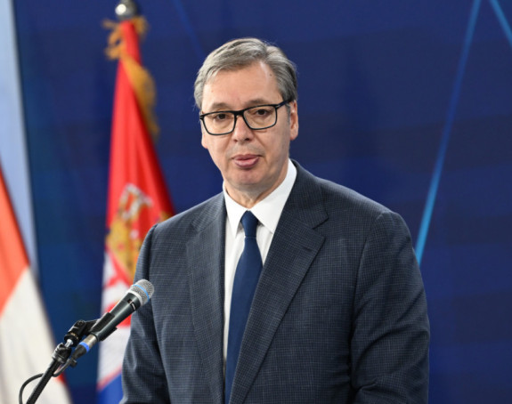 БИА савјетовала Вучића да из безбједносних разлога не путује у Тиват