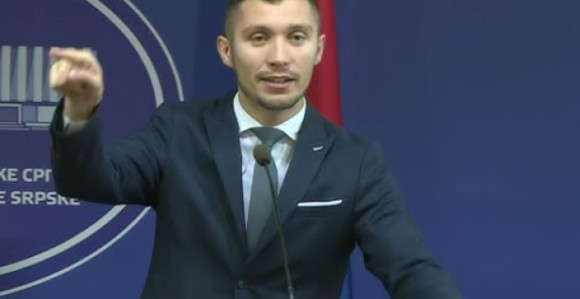 Хитно заказати посебну сједницу о повећању пензија!