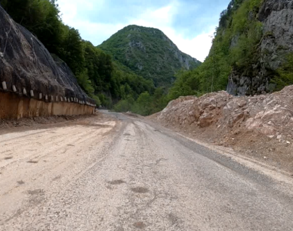 Нестале милијарде КМ за путеве које грађани уплате?!