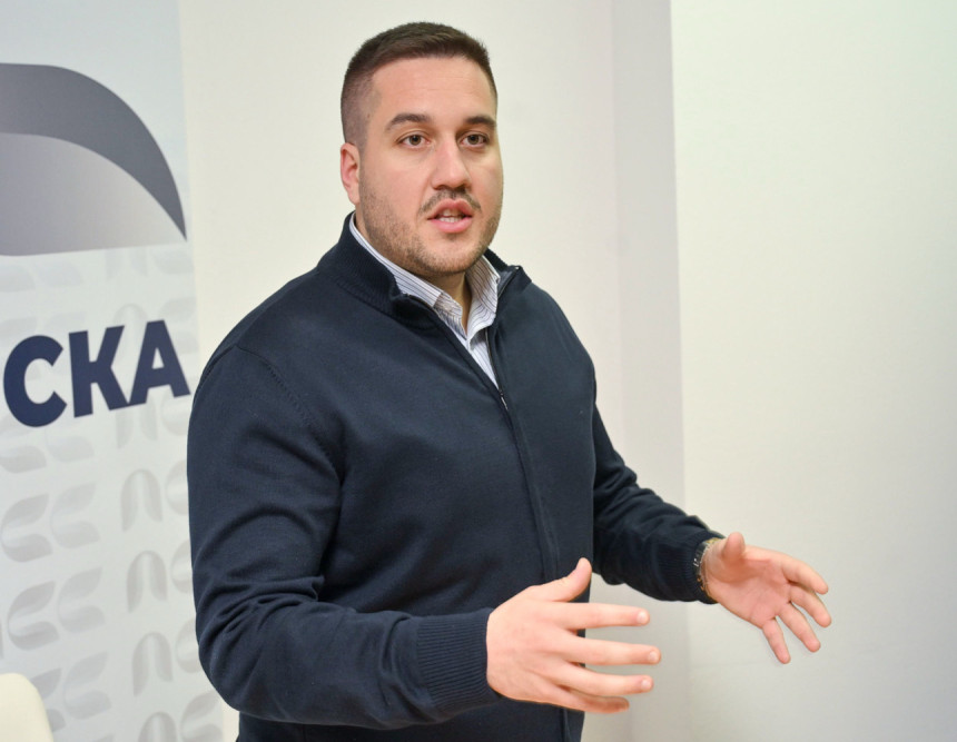 Данима нема одговора о отказаном излету ученика у Српцу