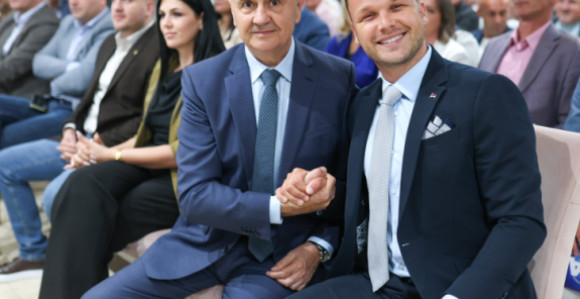 Потребна нам је Српска у којој ће бити истражене афере