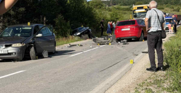 Blokiran saobraćaj kod Rogatice zbog sudara tri vozila