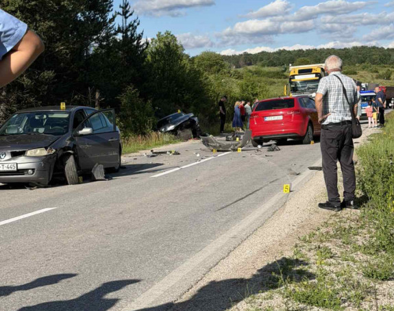 Blokiran saobraćaj kod Rogatice zbog sudara tri vozila