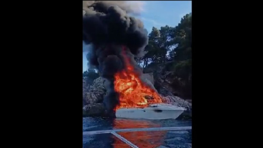 Запалила се моторна јахта код насеља Дубровачки Затон
