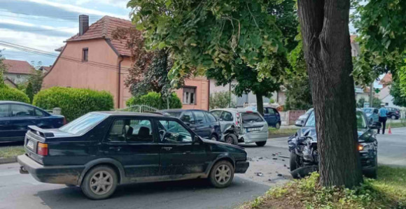 Bijeljina: Sudar četiri automobila, ima povrijeđenih (FOTO)