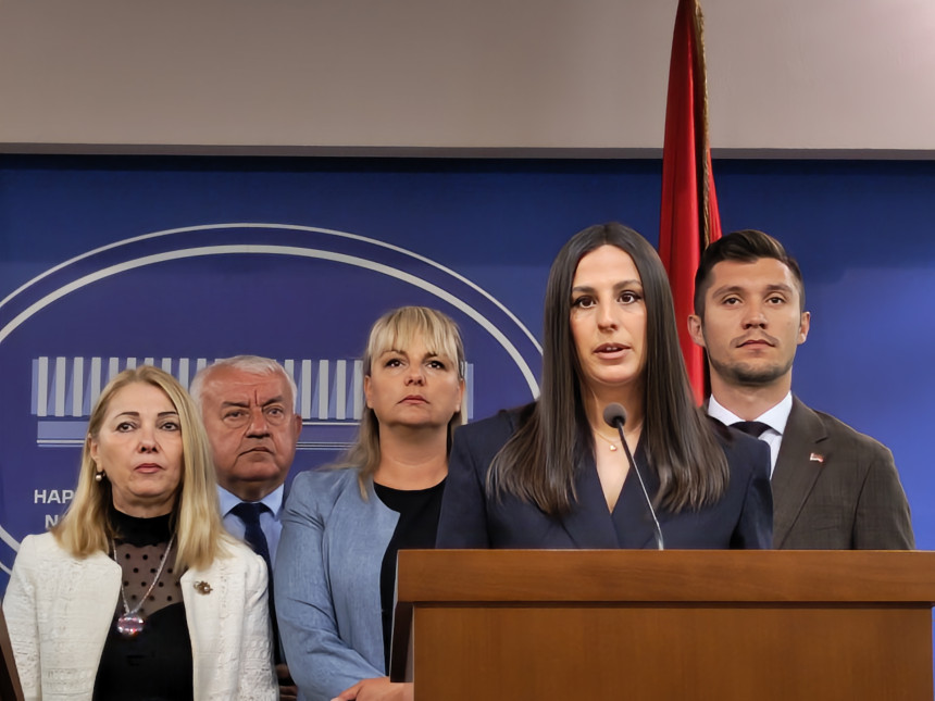 Prekršena su sva pravila, Srpsku vode u dužničko ropstvo