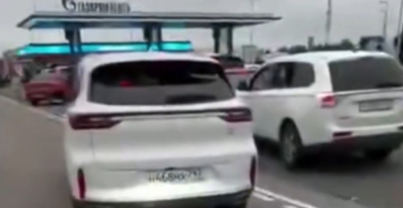 Nepregledne kolone zbog nestašice goriva u Rusiji (VIDEO)
