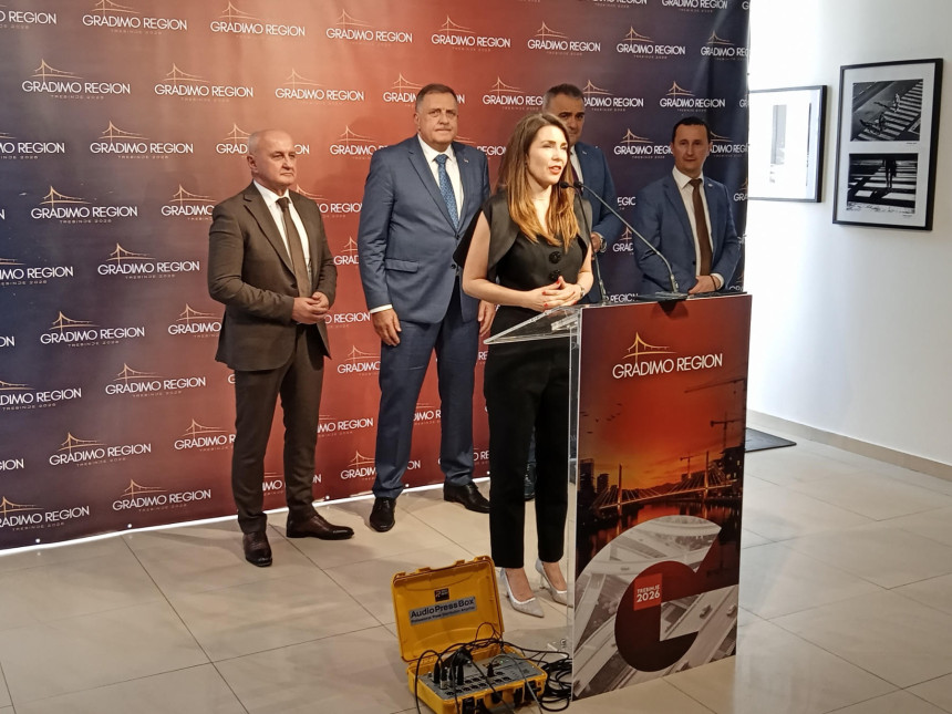 Vlastodršci donose helikopterima nova stara obećanja na jug Srpske VIDEO