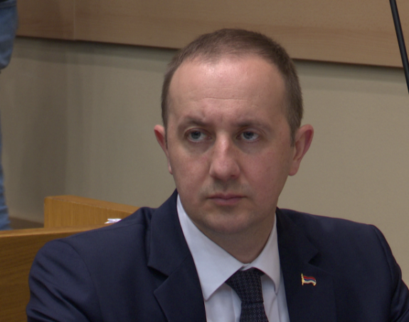 Минићу, приватизацију у Шамцу спровео СНСД, а не СДС!