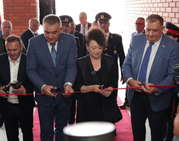 Не може коло без кокана: На отварању полицијске станице на Палама нема легалног Синише Карана, али има оног кога зову предсједник?!