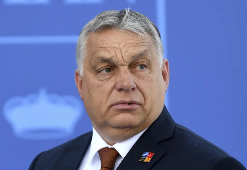 Јединствено: Први човјек Мађарске потписао "Леx Орбан"