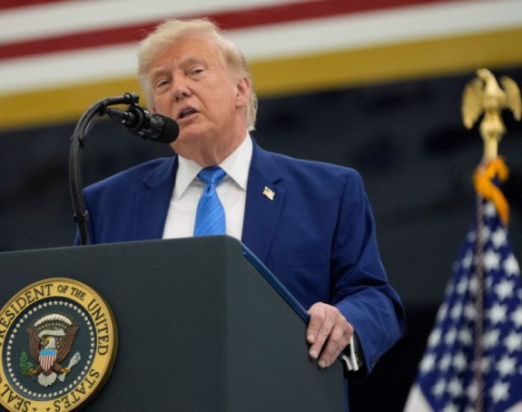 Трамп запријетио увођењем такси у Ормуском мореузу