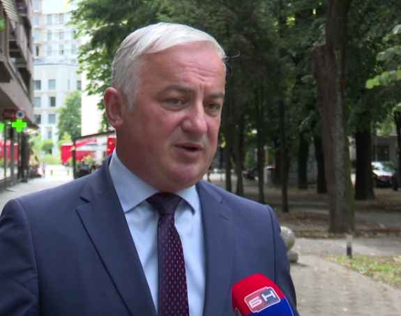 Вишесатна чекања на границама су за грађане понижавајућа