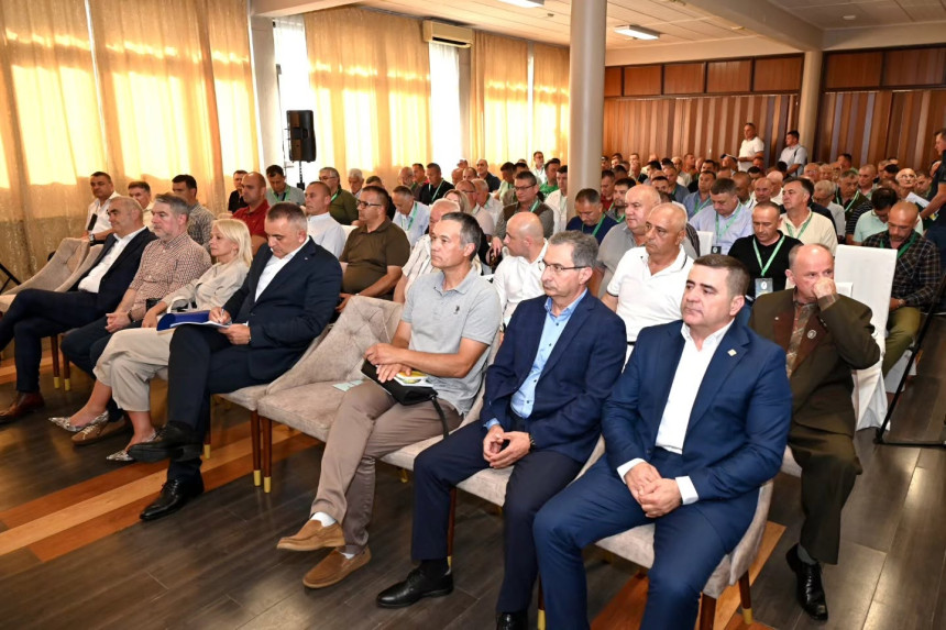 Nije lovačka: Minić se obavezao da će raditi u interesu lovaca