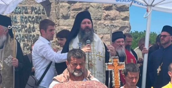 Održan parastos na Gazimestanu srpskim junacima