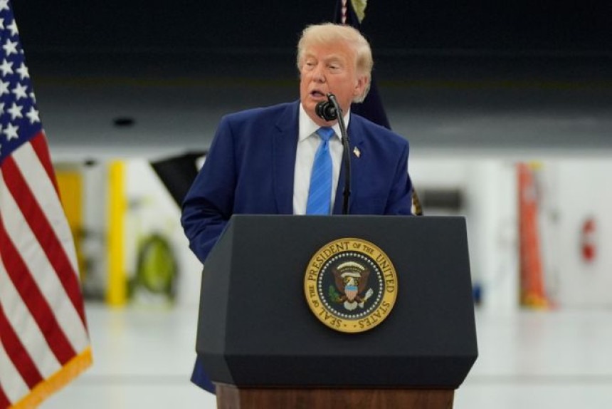 Трамп позвао нафтне компаније да одмах снизе цијене бензина