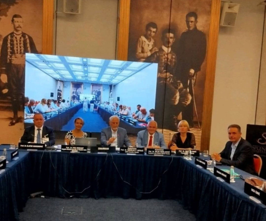 Prof. dr Maksimović uveo prvu vještačku inteligenciju u zdravstvu regiona