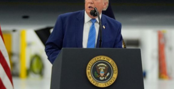 Трамп позвао нафтне компаније да одмах снизе цијене бензина