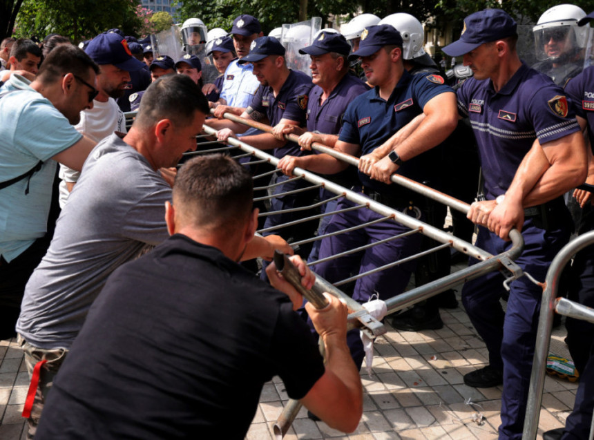Нови протест у Тирани, поново затражена оставка Раме