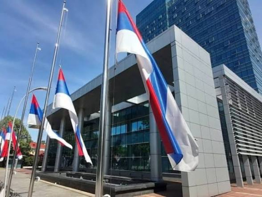 У Републици Српској Дан жалости, заставе на пола копља