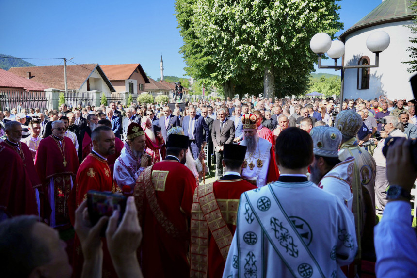 Страдање Срба у Бирчу и Подрињу: Патријарх служио литургију