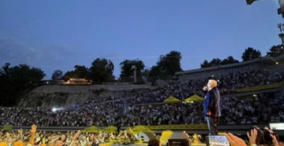 Legenda: U 82. godini prvi put održao veliki koncert